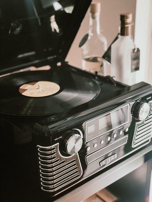 victrola-record-players-7C_5Eg6Ki70-unsplash